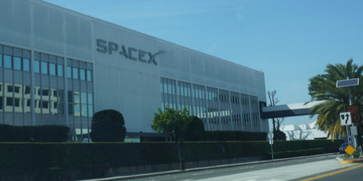 SpaceX repunta 3% y fija el 4 de agosto para publicar sus primeros resultados como empresa cotizada