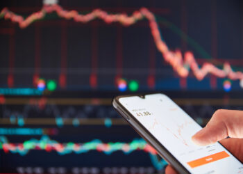 Wall Street cierra en rojo por el petróleo: S&P 500 y Dow retroceden tras nuevas tensiones con Irán