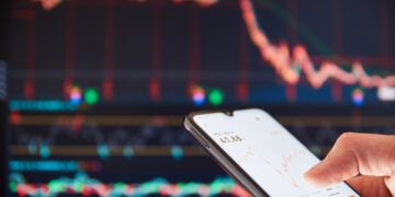 Wall Street cierra en rojo por el petróleo: S&P 500 y Dow retroceden tras nuevas tensiones con Irán