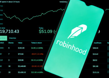 Robinhood cambia su tarjeta Platinum de $695 tras las críticas: Aquí los nuevos beneficios