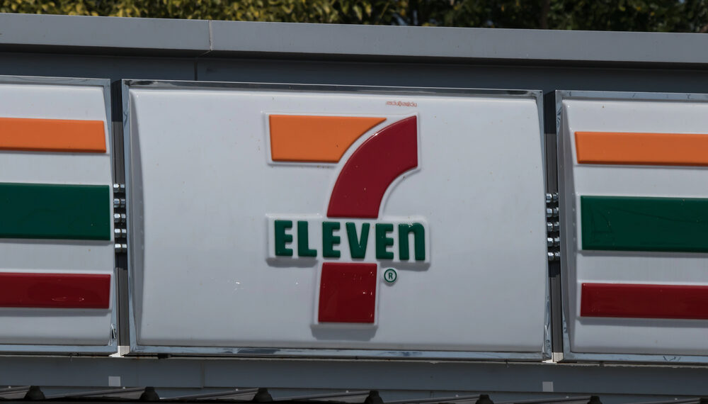 7-Eleven acelera su reestructuración: Cerrará 200 tiendas y transformará otras 350 en EE.UU.