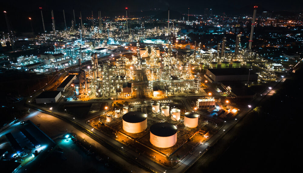 OPEP+ aumenta la producción de petróleo, pero el mercado sigue pendiente del estrecho de Ormuz