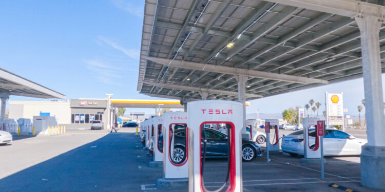 Tesla sorprende con un fuerte aumento en sus entregas, pero Wall Street castiga la acción