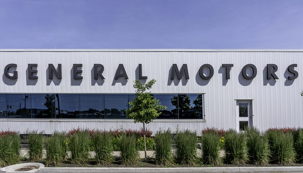 General Motors sorprende con fuertes ganancias pese a la presión del mercado