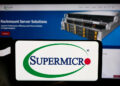 Super Micro eleva previsión de márgenes y la acción salta 15% por fuerte crecimiento de pedidos de IA