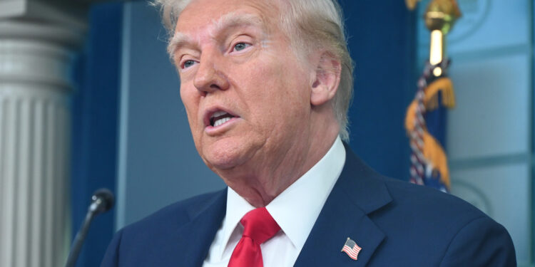 Trump en su discurso a la nación revive acusaciones sobre elecciones de 2020 y señala nuevamente a China