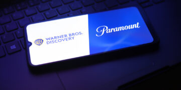 Juez frena temporalmente la megafusión de Paramount y Warner Bros. Discovery por preocupaciones antimonopolio