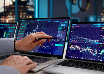 Tesla y Alphabet se desploman en bolsa: El creciente gasto en inteligencia artificial inquieta a Wall Street