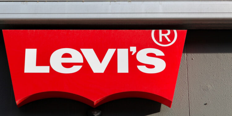 Levi Strauss gana impulso: Eleva sus proyecciones anuales después de superar las expectativas del mercado