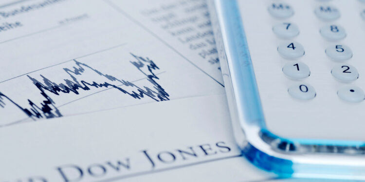 El Dow Jones marca un nuevo récord mientras los inversionistas rotan fuera de las tecnológicas