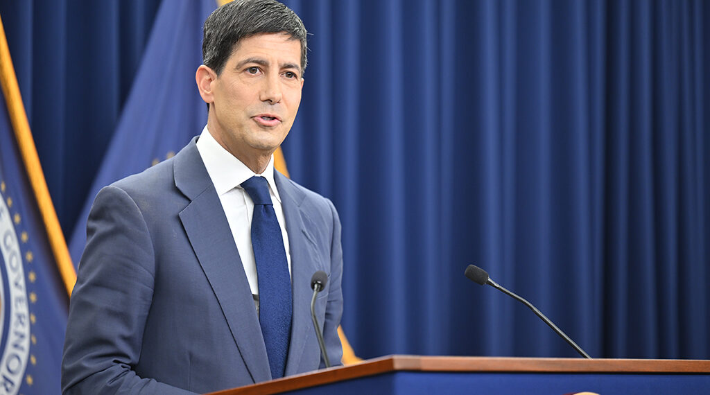 El presidente de la FED reafirma su lucha contra la inflación y evita anticipar cambios en las tasas