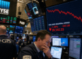 Wall Street rompe su racha alcista: El petróleo y Oriente Medio golpean al Dow Jones