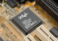 Intel busca $15,000 millones en bolsa para acelerar sus inversiones ante el auge de la IA