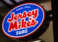 Jersey Mike’s decepciona: Acciones caen 6% pese a protagonizar una de las mayores salidas a bolsa del sector