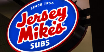 Jersey Mike’s decepciona: Acciones caen 6% pese a protagonizar una de las mayores salidas a bolsa del sector