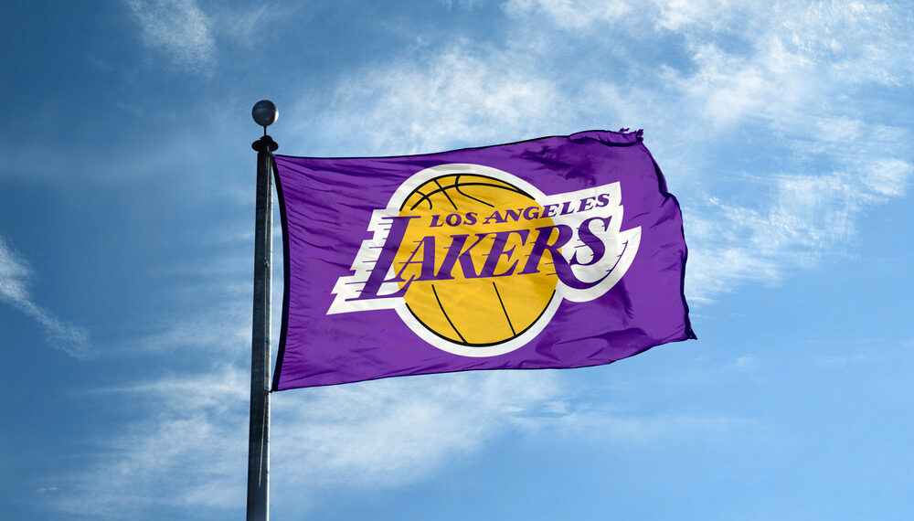 Venta de los Lakers: Jeanie Buss desafía a sus hermanos y busca frenar operación