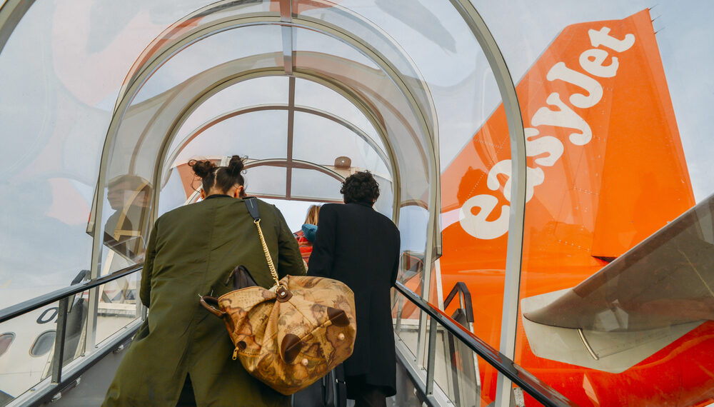 Apollo comprará easyJet por $7,700 millones y gana la batalla por la aerolínea europea