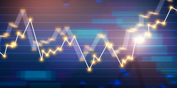 S&P 500 apunta a nuevos máximos, pero empleo y valoraciones encienden señales de cautela