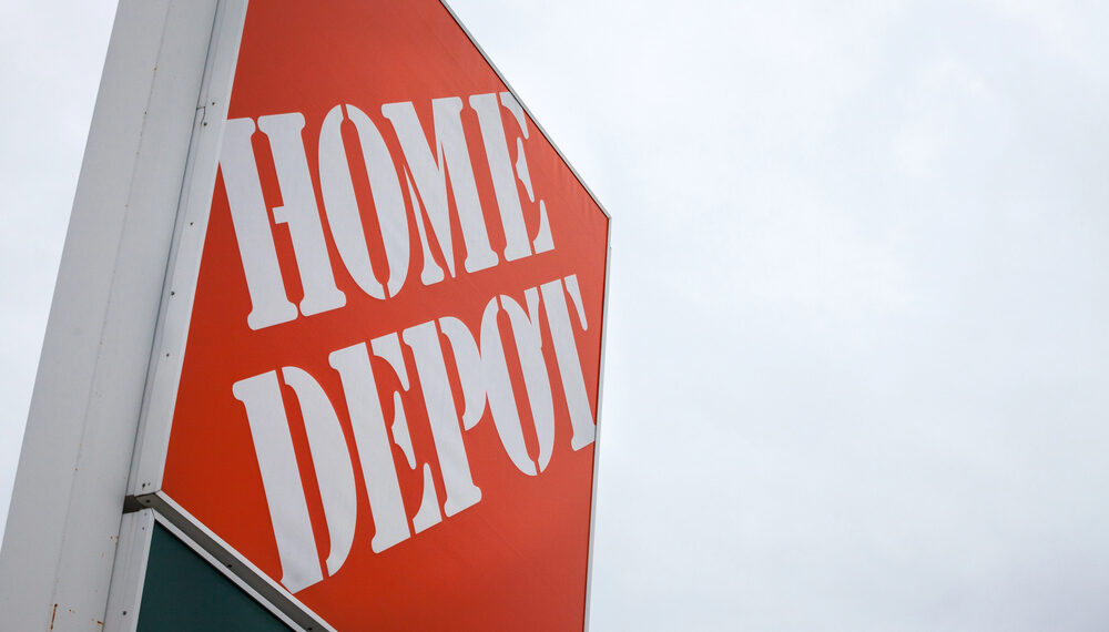 Home Depot supera expectativas, pero mantiene cautela ante un mercado inmobiliario paralizado
