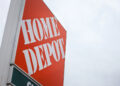 Home Depot supera expectativas, pero mantiene cautela ante un mercado inmobiliario paralizado