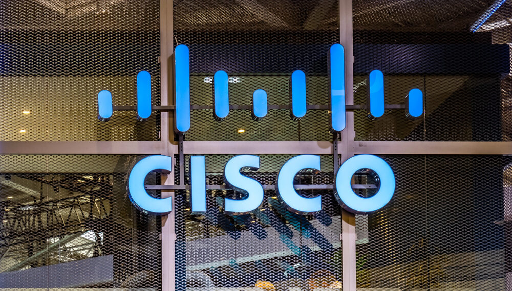 Cisco supera las expectativas, pero sus acciones retroceden pese al impulso de la inteligencia artificial