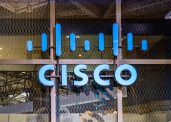 Cisco supera las expectativas, pero sus acciones retroceden pese al impulso de la inteligencia artificial
