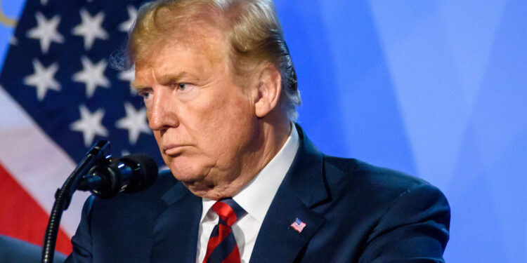 Aprobación de Trump cae a 33%, su nivel más bajo desde su regreso a la Casa Blanca