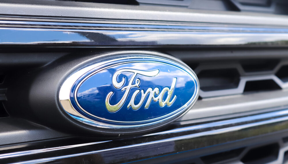 Ford revela una camioneta eléctrica por menos de $30,000 y desafía a Tesla con una apuesta de alto riesgo