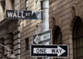 Wall Street gira silenciosamente: El dinero abandona a los gigantes tecnológicos y estas acciones comienzan a tomar el relevo