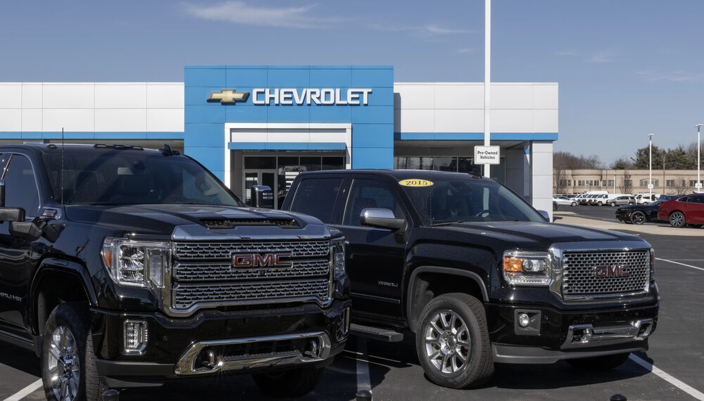 Toyota amenaza el histórico liderazgo de GM en Estados Unidos con una estrategia opuesta