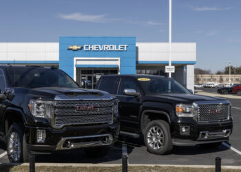 Toyota amenaza el histórico liderazgo de GM en Estados Unidos con una estrategia opuesta