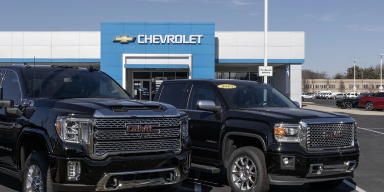 Toyota amenaza el histórico liderazgo de GM en Estados Unidos con una estrategia opuesta