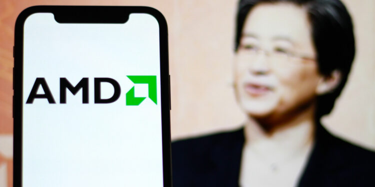 AMD sorprende con ingresos récord, pero Wall Street castiga la acción pese al auge de sus chips de inteligencia artificial