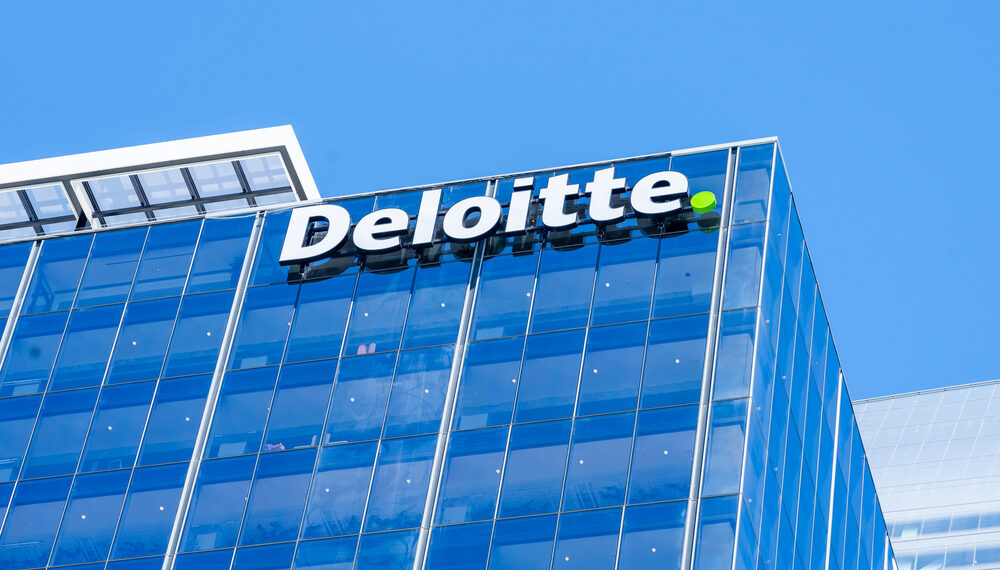 Deloitte paga $21.5 millones y cierra investigación federal sobre sus políticas de diversidad