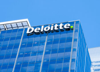 Deloitte paga $21.5 millones y cierra investigación federal sobre sus políticas de diversidad
