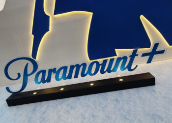 Paramount eleva su previsión de ganancias mientras apuesta por una fusión que aún enfrenta obstáculos