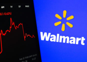 Walmart informa sobre el peor crecimiento en ventas de los últimos años: Acciones caen estrepitosamente