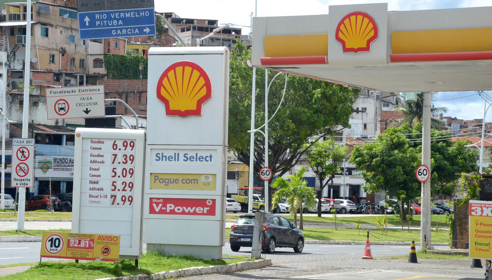 Diésel alcanza $7 por galón en California y amenaza con aumentar la presión sobre los precios