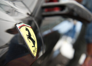 Ferrari desafía a los escépticos: Polémico eléctrico “Luce” alcanza unos históricos $40 millones