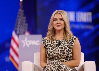 Karoline Leavitt dejará la Casa Blanca y seguirá como asesora externa de Trump