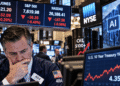 Wall Street cae mientras el bono a 10 años roza 5% y crecen las dudas sobre el auge de la IA
