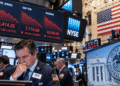 Dow Jones pierde 272 puntos tras sólido informe de empleo que eleva apuestas por una subida de tasas