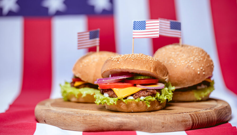 Día Nacional de la Hamburguesa con Queso 2026: ¿Dónde conseguir hamburguesas gratis?
