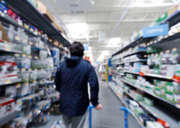 Walmart reta a Amazon con siete días de descuentos de hasta 50% antes de las compras navideñas