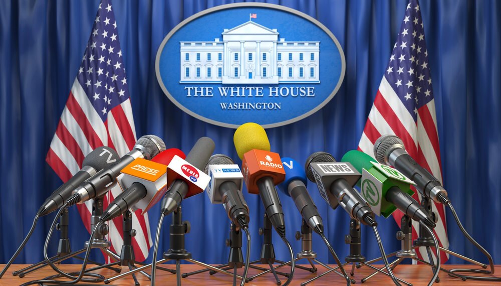 Las grandes cadenas de TV frenan su cobertura compartida de Trump tras la exclusión de CNN