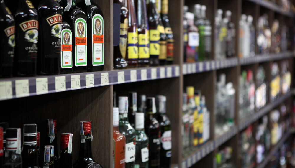Destilerías acumulan miles de millones en whisky y coñac ante la caída mundial del consumo de alcohol