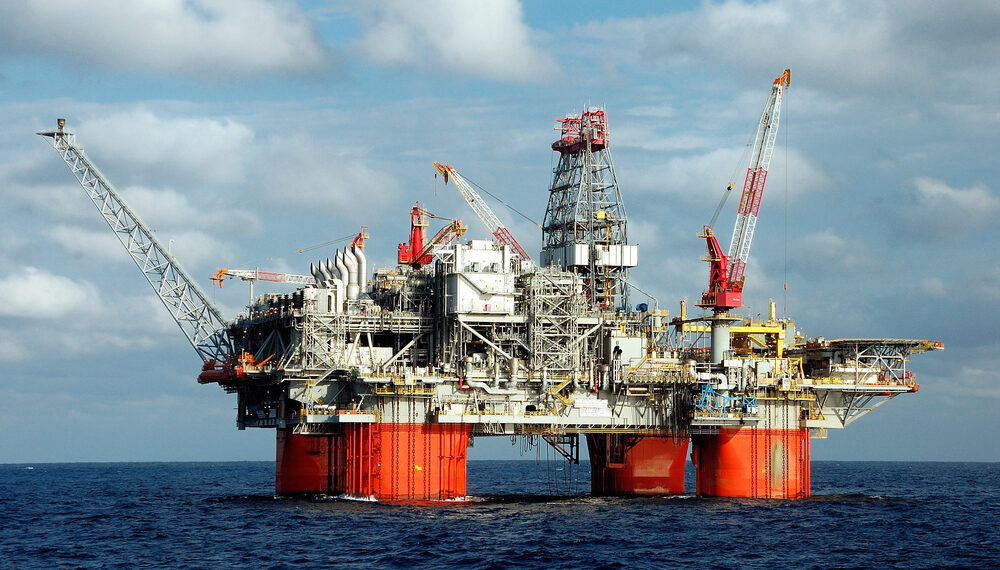 Petróleo WTI supera los $90 tras nuevos ataques de Estados Unidos contra Irán