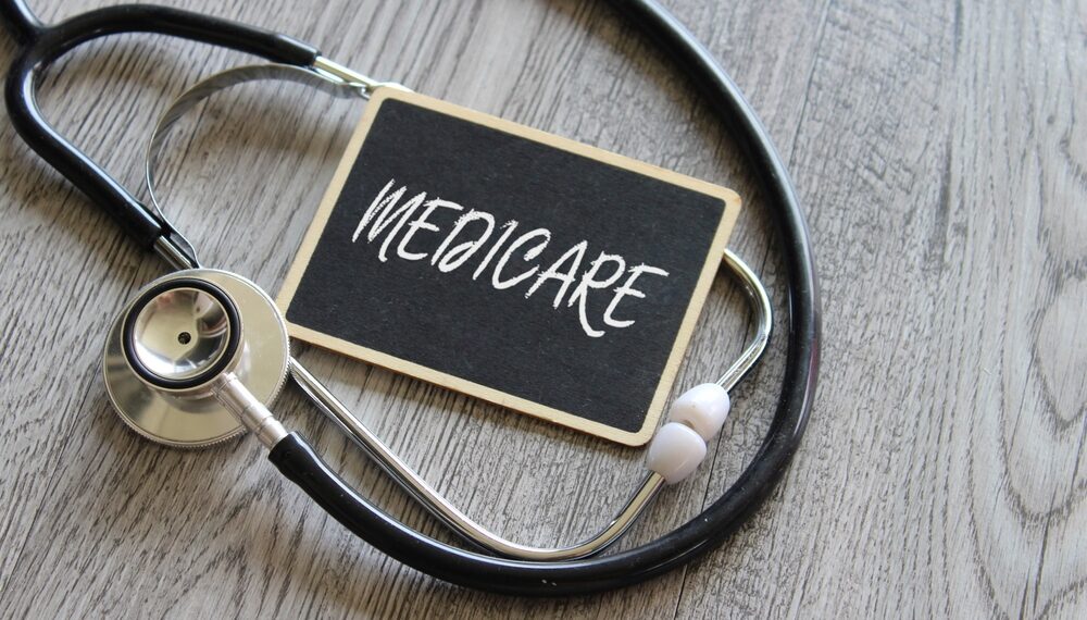 Medicare enfrenta una factura creciente: 1 de cada 5 beneficiarios alcanzó el límite de $2,000