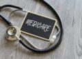 Medicare enfrenta una factura creciente: 1 de cada 5 beneficiarios alcanzó el límite de $2,000