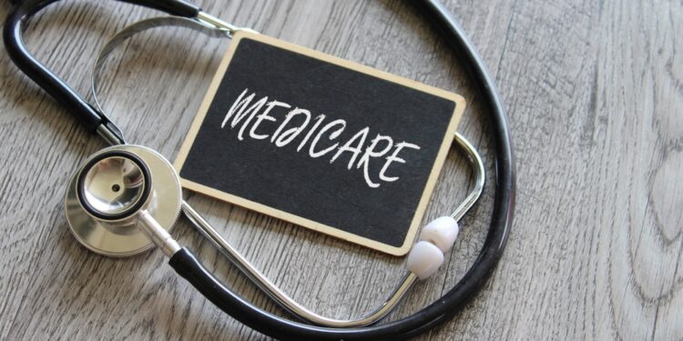 Medicare enfrenta una factura creciente: 1 de cada 5 beneficiarios alcanzó el límite de $2,000